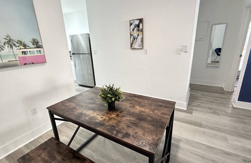 West Avenue Apartment | Vibrant South Beach Stay Walk to Beach