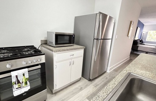 West Avenue Apartment | Vibrant South Beach Stay Walk to Beach