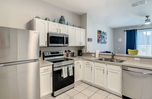 Windsor Hills House | Vibrant Townhome near parks!