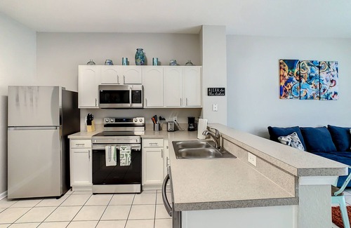 Windsor Hills House | Vibrant Townhome near parks!