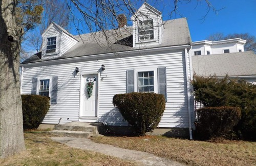 Brockton House | Vibrant Urban Home! 4 Bed - 2 Bath