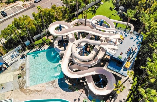 Vista Apartment | Vibrant Vista Stay, Short Stroll To Downtown