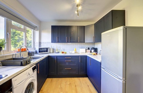 Aston-le-Walls Apartment | Vicarage Lane Apt | 2 bed | Sleeps 5 | Harbury near Leamington & M40 | Inspire Homes