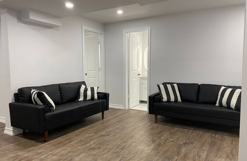 Vaughan Apartment | Vicky Vacation Rentals #2