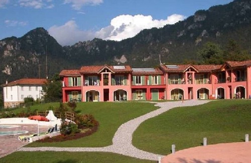 Crone Resort | Vico Large - One Bedroom Resort, Sleeps 4