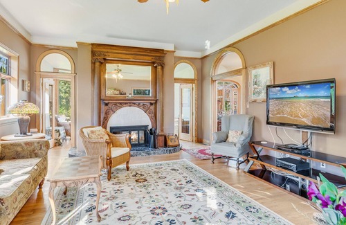 North Saanich House | Victoria Garden Estate 5 star with Pool and Hot tub.