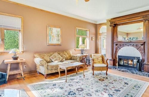 North Saanich House | Victoria Garden Estate 5 star with Pool and Hot tub.