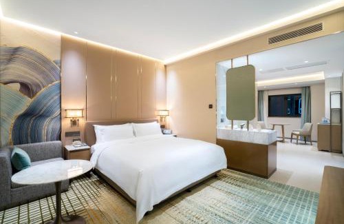 Tianhe Hotel | Victoria Hotel Guangzhou Zhujiang New Town - Free shuttle bus during Canton Fair period