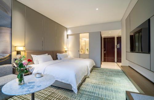 Tianhe Hotel | Victoria Hotel Guangzhou Zhujiang New Town - Free shuttle bus during Canton Fair period
