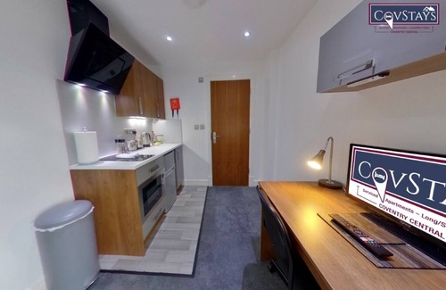 Coventry Apartment | Victoria House - Queen Studio by CovStays