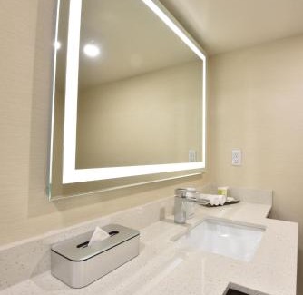 Winnipeg Hotel | Victoria Inn Hotel and Convention Center Winnipeg