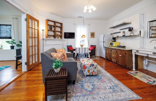 East Point House | Victorian 1-bedroom apartment in a house with AC, WiFi in welcoming East Point