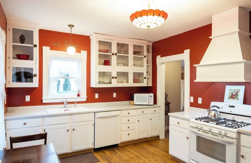 Cherry Valley House | Victorian*4 poster King*Walk to village*A+ Kitchen