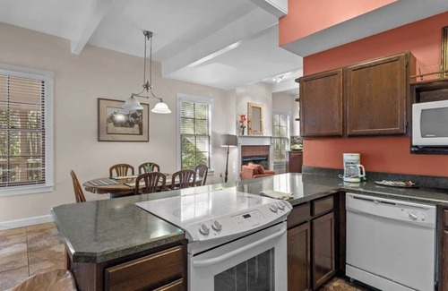 Steinhatchee Cottage | Victorian #7 Cottage at Steinhatchee Landing Resort