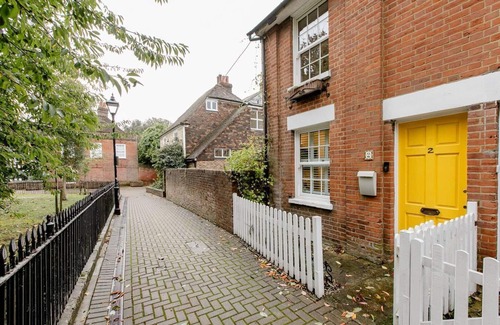 Ashford House | Victorian Cottage Writers Retreat