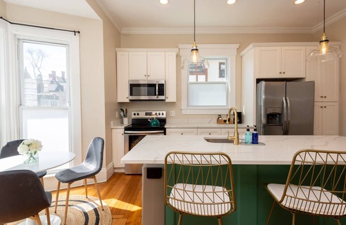 Lynn Apartment | Victorian Diamond 1st floor Unit near Atlantic coast, Boston, & Salem