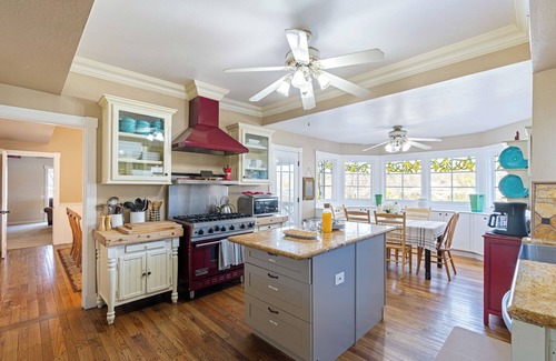 Paso Robles House | Victorian Manor In Wine Country + Pool, Spa, Firepit, Tennis Court | Sleeps 28