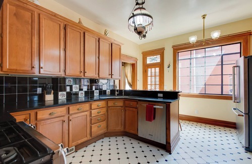 Cheesman Park Apartment | Victorian-Style Cheesman Park Apt - 2 Mi to Dtwn