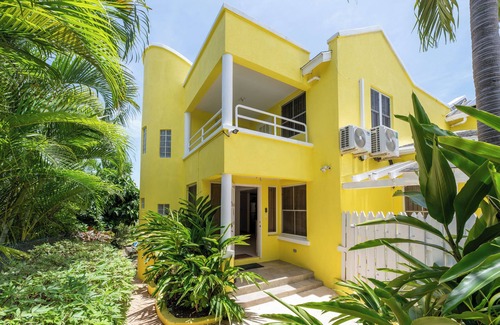 Lascelles Villa | Vida Mejor West Pool
