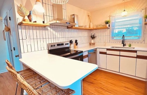 Kure Beach Villa | Vida Stoke Inn - 0.1 Miles to Beach | Sleeps 16