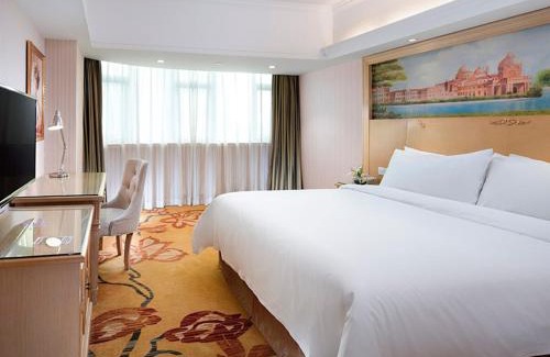 Huizhou Hotel | Vienna Hotel Huizhou Dahuxi