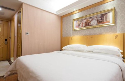 Buji Hotel | Vienna Hotel Shenzhen Buji Ganli Road