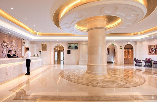 Huazhou Hotel | Vienna International Hotel Huazhou East Beijing Road
