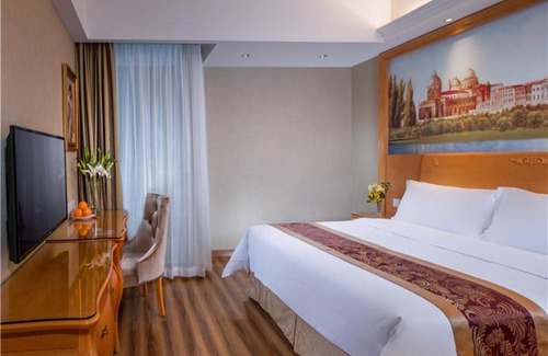 Buji Hotel | Vienna International Hotel (Shen Zhen Buji Dafen shop)