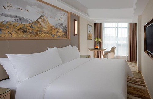 Hepingcun Hotel | Vienna International Hotel South Gate of Shenzhen International Convention and Exhibition Center
