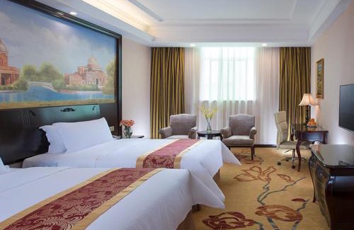 Longhua District Hotel | Vienna International Hotel Shenzhen South Huanguan Road