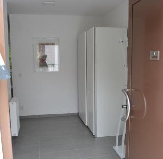 Liesing Apartment | Vienna Urban Oasis