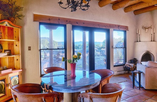 Abiquiu House | Viento del Rio - Abiquiu Casita W/Private Hot Tub