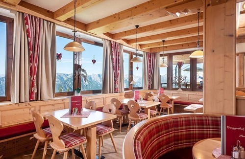 Eben am Achensee Apartment | Vierbettzimmer Frühstück - Berggasthof Rofan