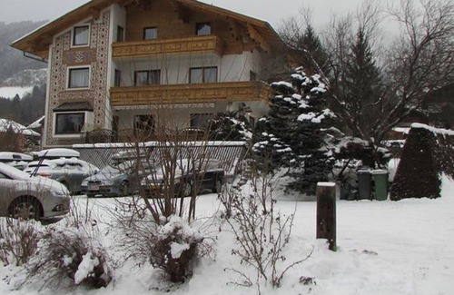 Aich Cottage | Vierbettzimmer mit Dusche, WC - Gästehaus Zum Steirischen Kuss