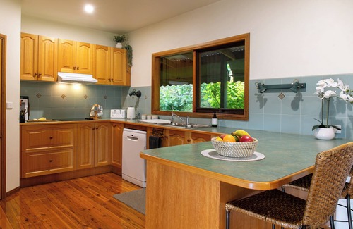 Tawonga House | "View 180" - magnificent mountain and valley views.