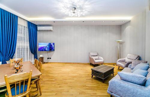 Sabayil Apartment | View Formula 1 street