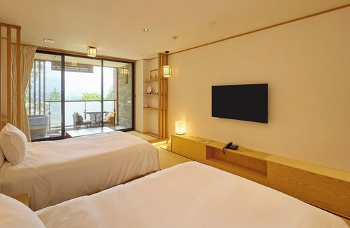 Oishi Hotel | View of Mt Fuji Premium Room Room only/Minamitsuru-gun Yamanashi