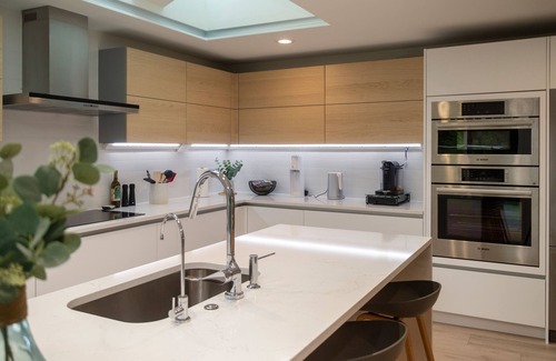 View Ridge House | View Ridge resort-like modern urban haven