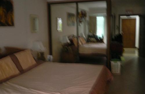 Jomtien Apartment | View Talay resort 5C condo 115B minimum stay 29 nights