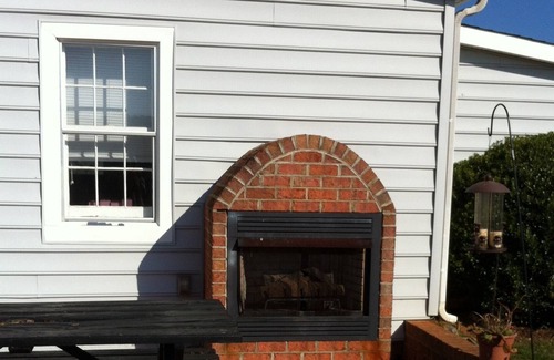 Monroe House | Views! Close to Liberty, BRP and Excellent Pie! Special Rates for Couples
