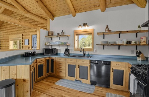 Cripple Creek House | Views! Private - Custom home