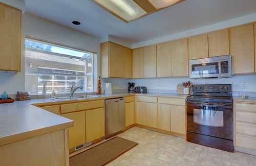 Mosier House | Views! Spacious, Light Bright, Gorge-ous Views!