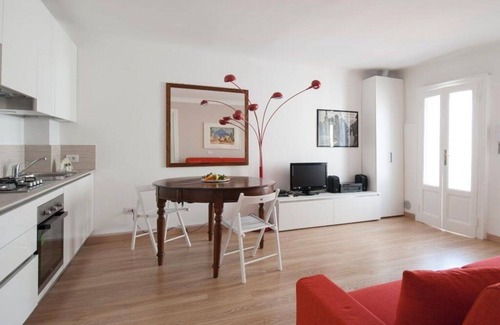 Porta Genova Apartment | Vigevano, Bright And Cozy 1 Br Close To Navigli By Halldis