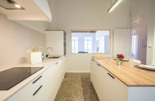 Santiago de Vigo Apartment | Vigo's promenade and views of the Nautico Deportivo (ideal for families).