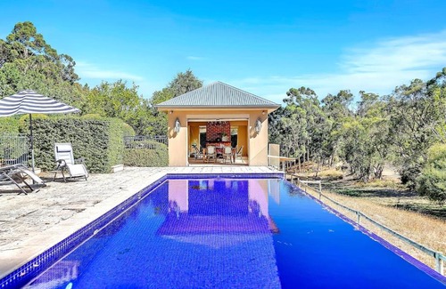Piccadilly House | Vihara Valley - Heritage Estate with Country Garden