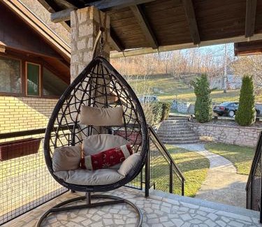 Mladenovac House | Vila Bojana