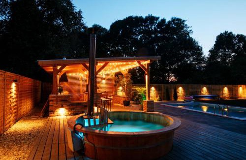 Voila House | Vila Casa din gradina