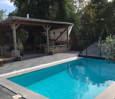 Voila House | Vila Casa din gradina