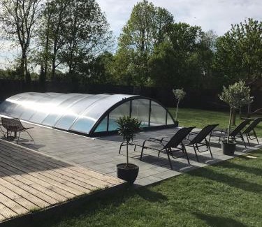 Voila House | Vila Casa din gradina
