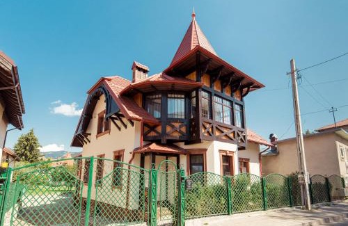 Campulung Moldovenesc Bed & Breakfast | Vila Genia